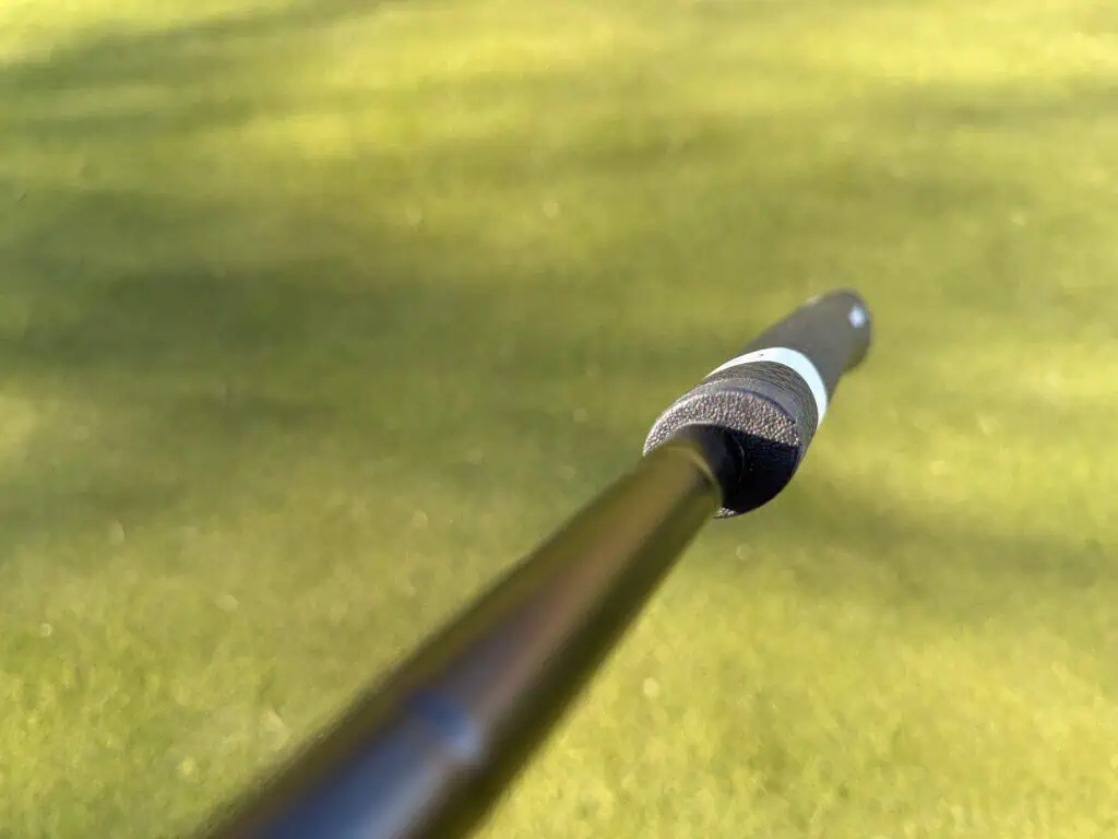 OZ.1 putter shaft and grip leaning forward toward the head